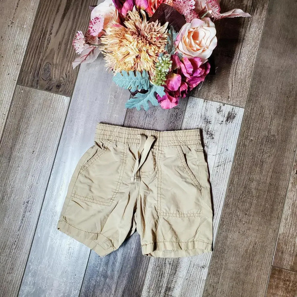 Old Navy Toddler Boy Khaki Shorts Size 18-24M - Picture 1 of 6
